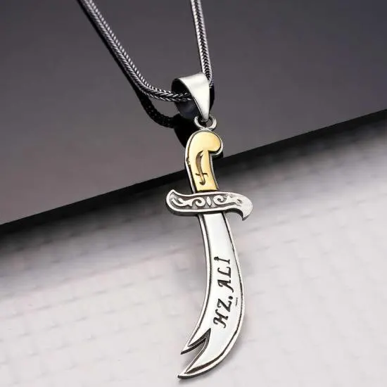 Gümüş Hz. Ali Zülfikar Kılıcı Kolye – Yiğitliğin Simgesi | 925 Ayar | 1,6 cm 5,7 cm 12,5 gr 55 cm