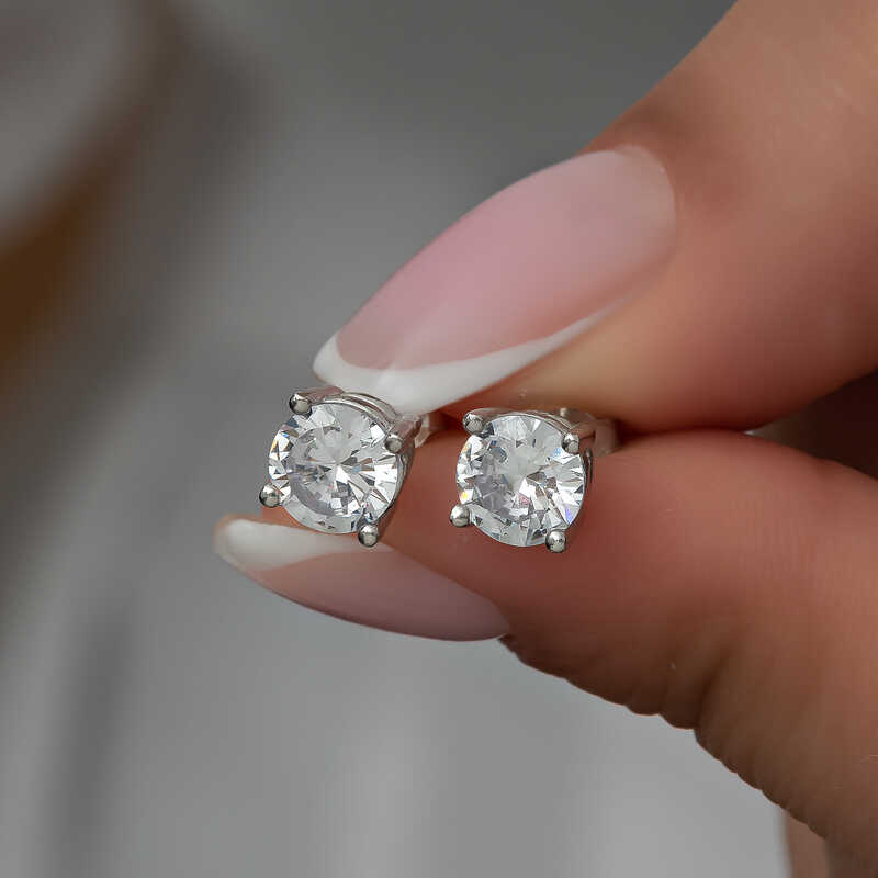 Gümüş 4 mm Beyaz Zirkon Tek Taş Kadın Küpe – Tek Işıltı