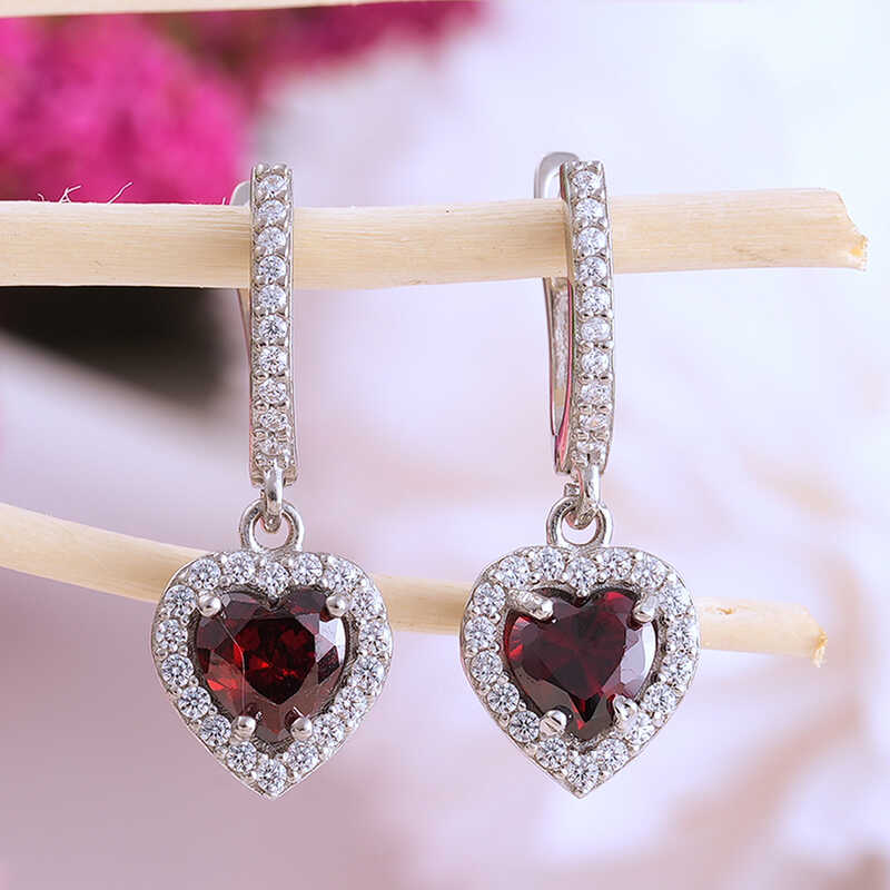 Gümüş Kırmızı Taşlı Kalpli Kadın Küpe – Sevginin Simgesi | 925 Ayar | 0,9 cm 2,6 cm 4 gr