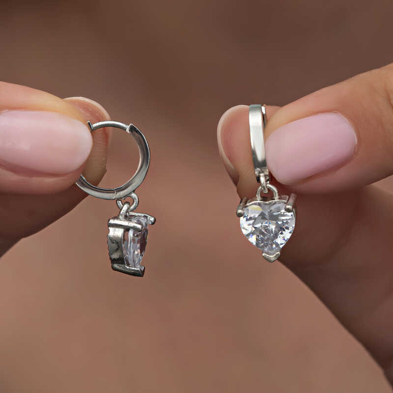 Gümüş Beyaz Taşlı Kalpli Kadın Küpe – Sevginin Simgesi | 925 Ayar | 1,2 cm 2,4 cm 4,2 gr