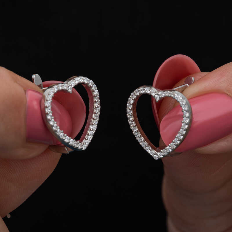 Gümüş Kalpli Kadın Küpe – Sevginin Simgesi | 925 Ayar | 1,5 cm 1,5 cm 3,4 gr