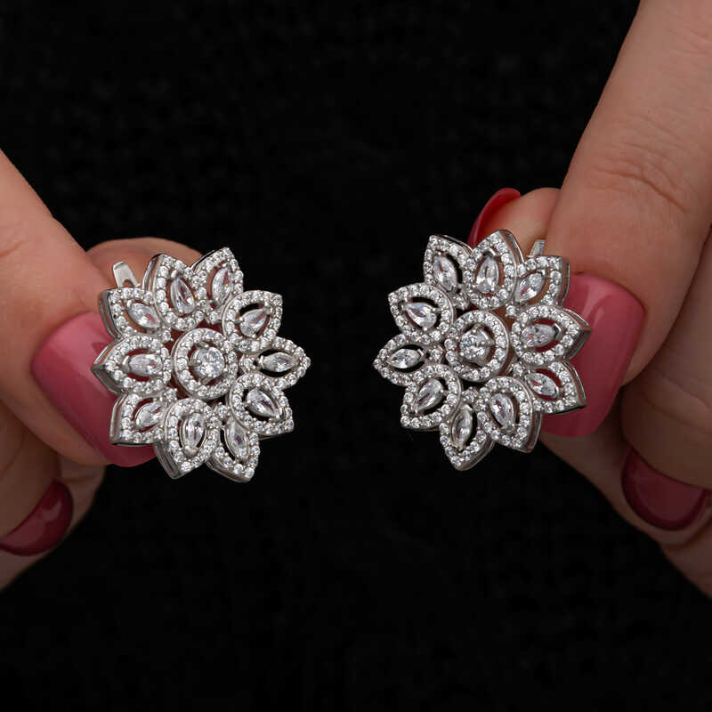 Gümüş Zirkon Taşlı Çiçek Kadın Küpe – Solmayan Bahar | 925 Ayar | 2,5 cm 2,5 cm 10,4 gr
