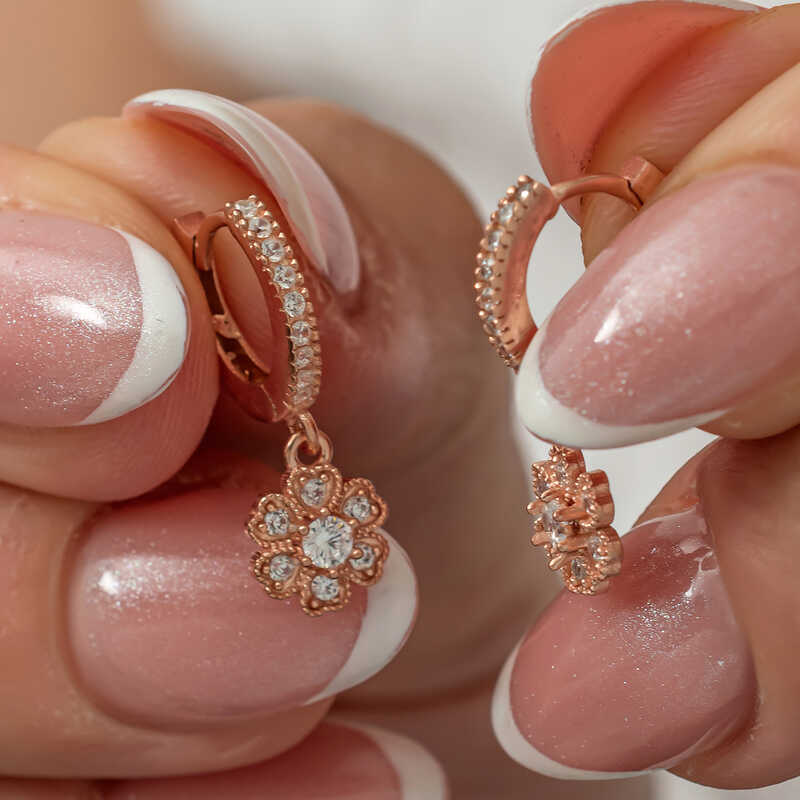 Gümüş Sallantılı Rose Minimal Çiçek Kadın Küpe – Solmayan Bahar | 925 Ayar