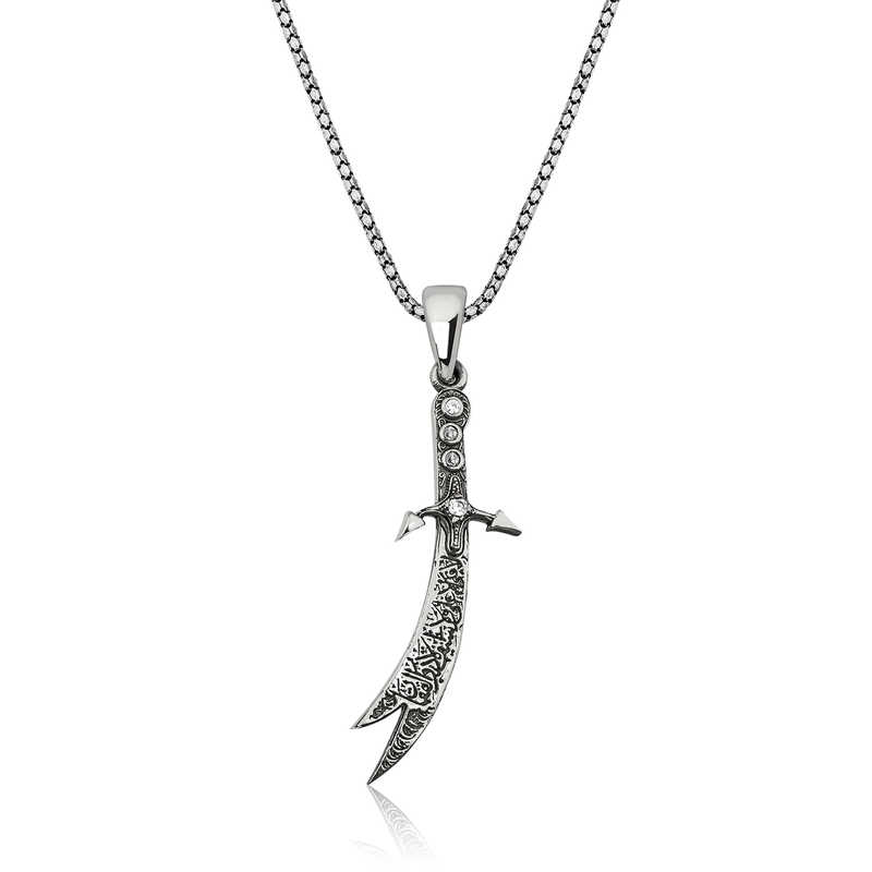 Gümüş Zülfikar Kılıcı Erkek Kolye – Yiğitliğin Simgesi | 925 Ayar | 1,3 cm 5 cm 10 gr 55 cm