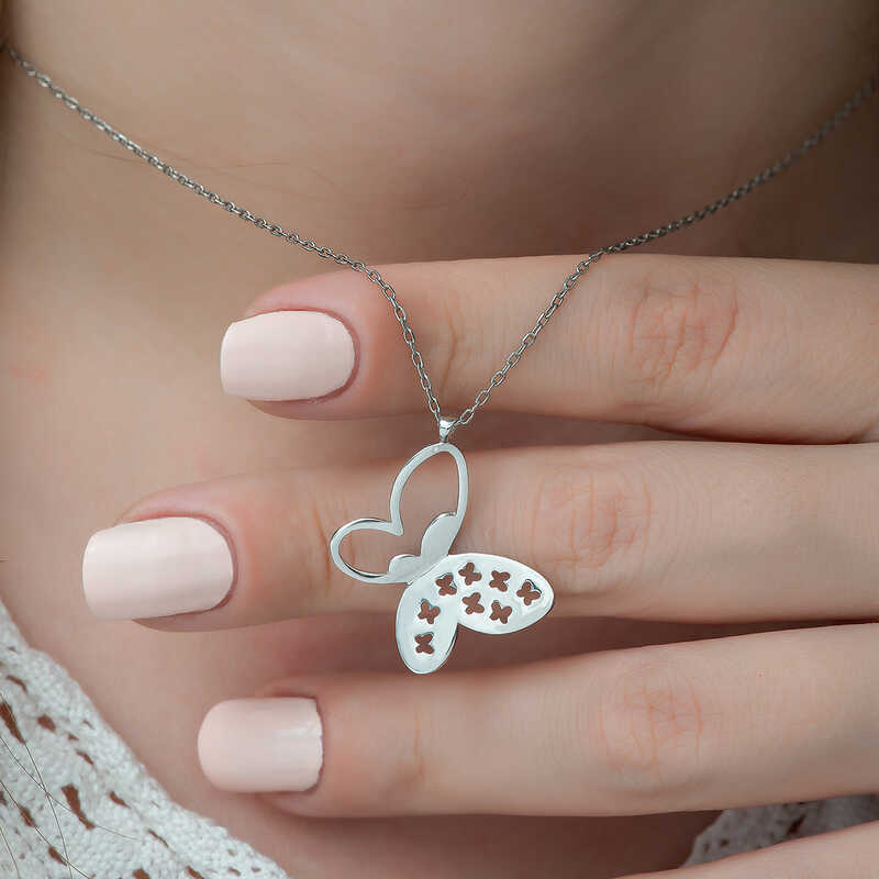 Gümüş Kelebek Bayan Kolye – Değişimin Simgesi | 925 Ayar | 2 cm 1,8 cm 2,25 gr