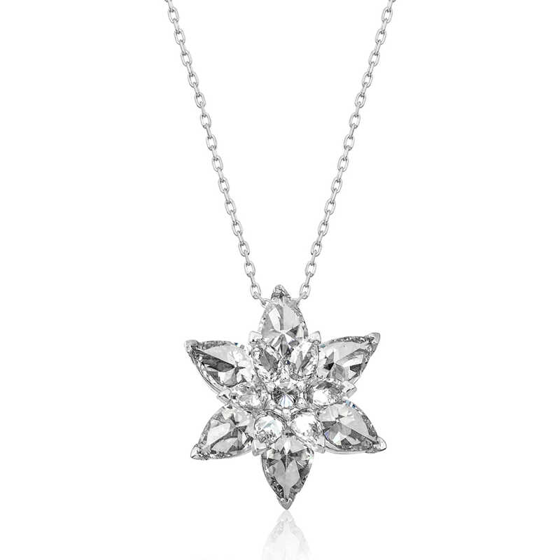 Gümüş Beyaz Lotus Çiçeği Bayan Kolye – Arınmanın Simgesi | 925 Ayar | 2,2 cm 2,2 cm 6,2 gr 45 cm