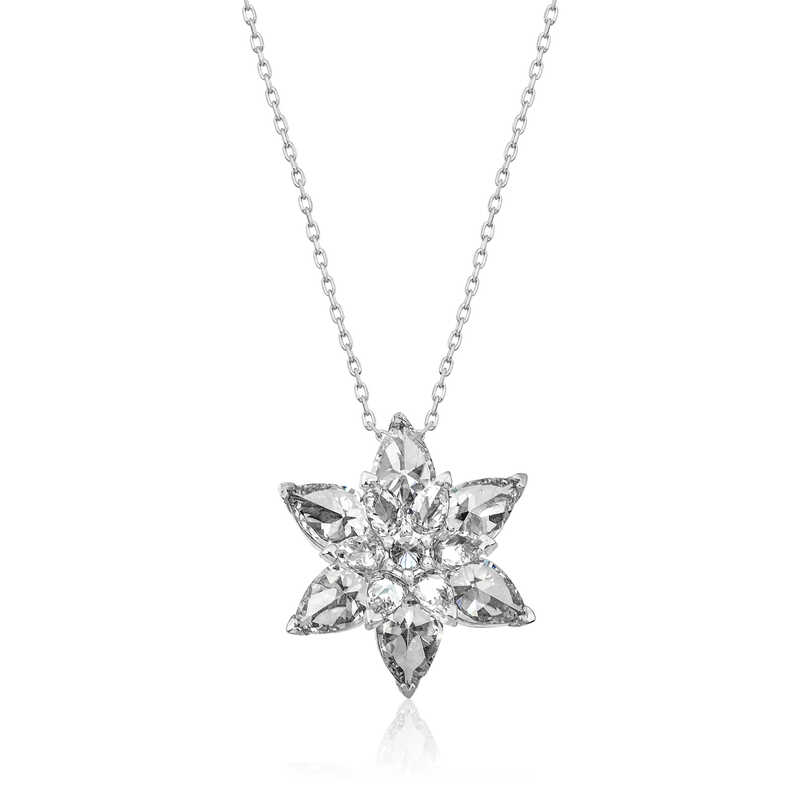 Gümüş Beyaz Lotus Çiçeği Bayan Kolye – Arınmanın Simgesi | 925 Ayar | 1,8 cm 1,8 cm 4,5 gr 45 cm