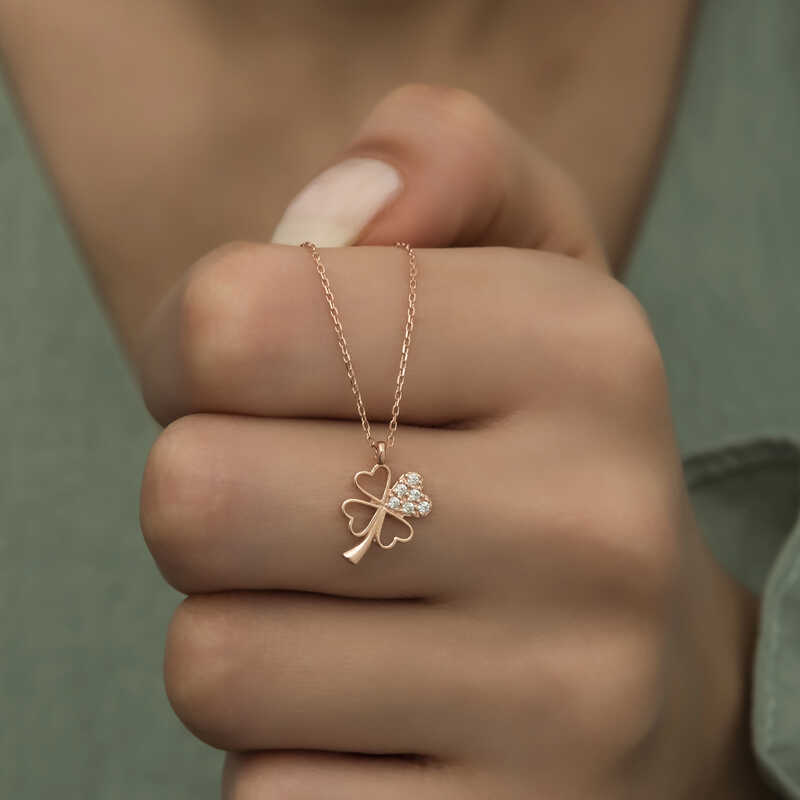 Gümüş Rose Kalpli Dört Yapraklı Yonca Kadın Kolye – Şans Getiren | 925 Ayar | 0,9 cm 1,3 cm 1,3 gr