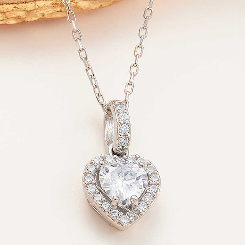 Gümüş Beyaz Taşlı Kalpli Kadın Kolye – Sevginin Simgesi | 925 Ayar | 0,9 cm 1 cm 45 cm 3,1 gr