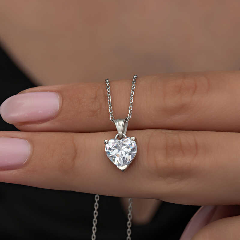 Gümüş Beyaz Taşlı Kalpli Kadın Kolye – Sevginin Simgesi | 925 Ayar | 0,9 cm 1,1 cm 50 cm 2,75 gr