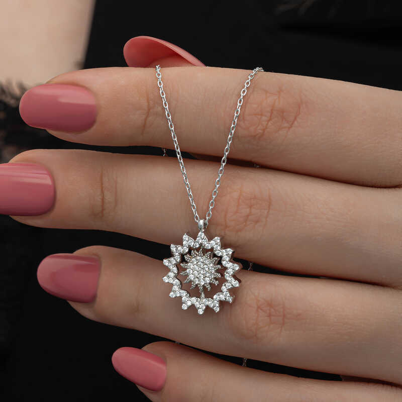 Gümüş Güneş Kadın Kolye – Umudun Işığı | 925 Ayar | 1,7 cm 45 cm 3,8 gr