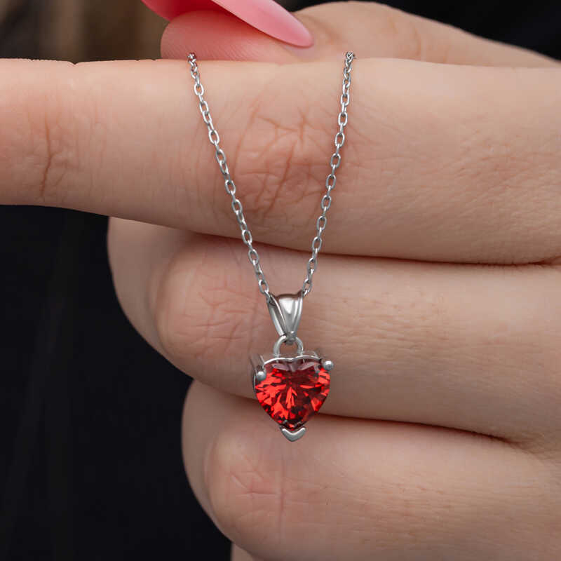 Gümüş Kırmızı Taşlı Kalpli Kadın Kolye – Sevginin Simgesi | 925 Ayar | 0,9 cm 1,1 cm 50 cm 2,75 gr