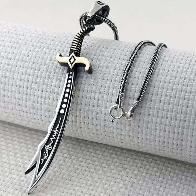Gümüş Hz. Ali Zülfikar Kılıcı Kolye – Yiğitliğin Simgesi | 925 Ayar | 1,1 cm 5,5 cm 55 cm 11,7 gr