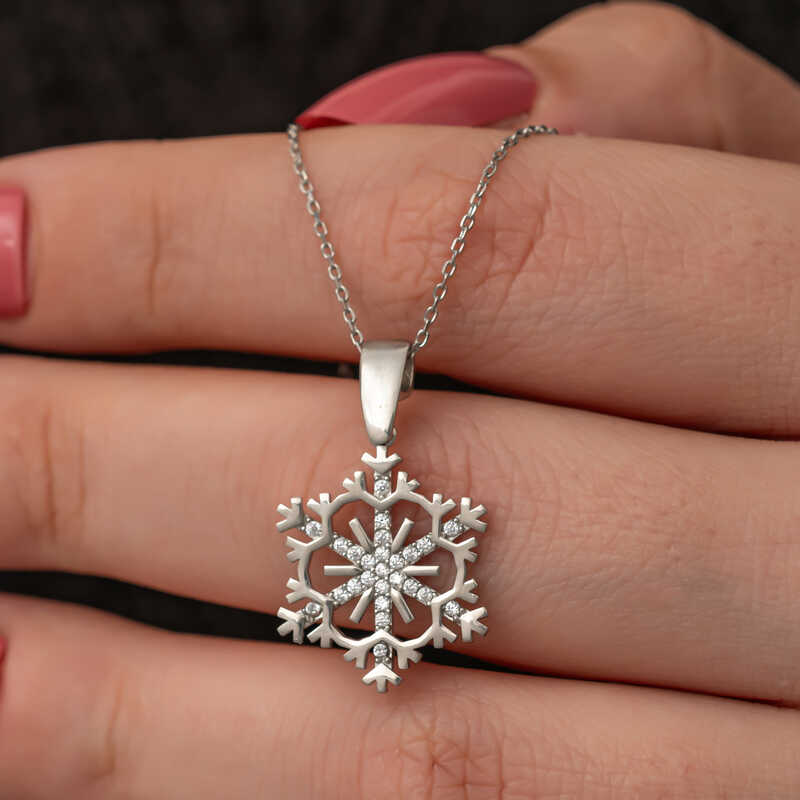 Gümüş Kar Tanesi Kadın Kolye – Eşi Benzeri Yok | 925 Ayar | 1,8 cm 45 cm 2,5 gr