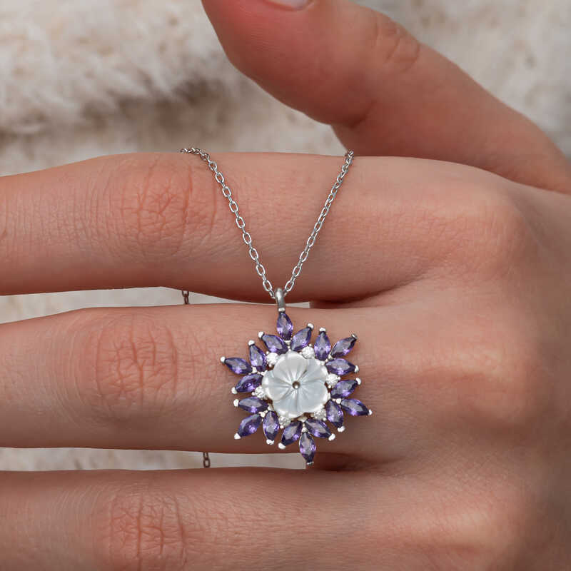 Gümüş Mor Lotus Desenli Çiçek Kadın Kolye – Arınmanın Simgesi | 925 Ayar